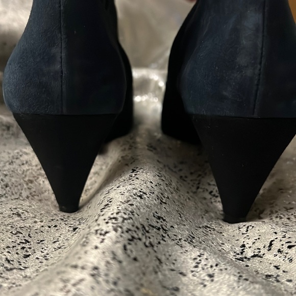 Tory Burch Cassidy Floral Embroidered Bootie 9 - Picture 6 of 11